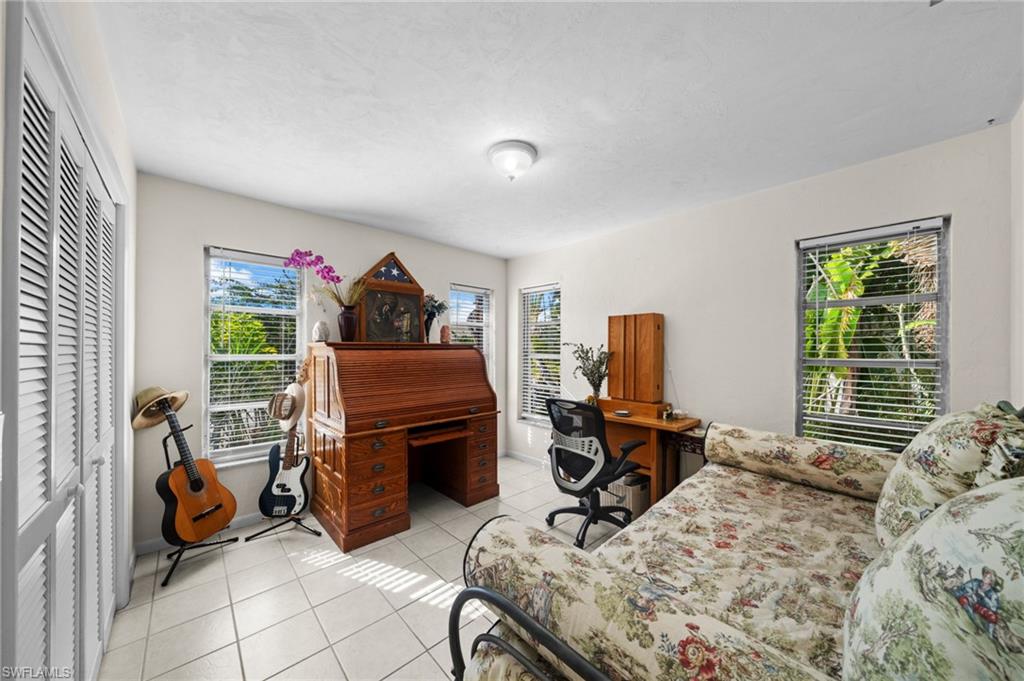 NAPLES PARK - Residential