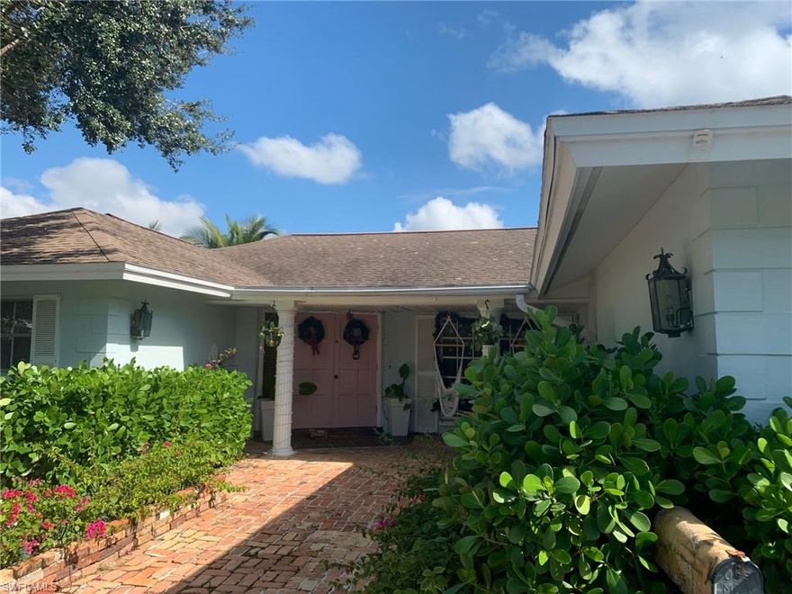 Location -Location-Location.
DIRECT GULF ACCESS. LOT SIZE .32 ACRES.

5 minutes walk to the beach. Located on Third Street next to all of the shops and restaurants.  A boaters dream, Access to Open water and Gordon Pass within 15 minutes via boat - walk to Cambier Park, 5th Avenue Restaurants and Shops
.32 Acres -   Best Location -  Open floor plan