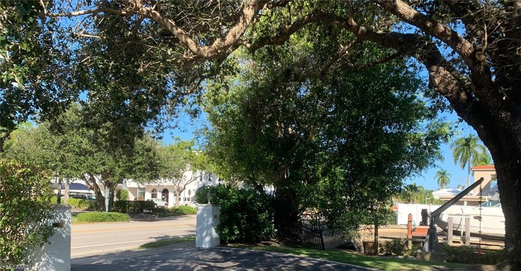 AQUALANE SHORES - Residential