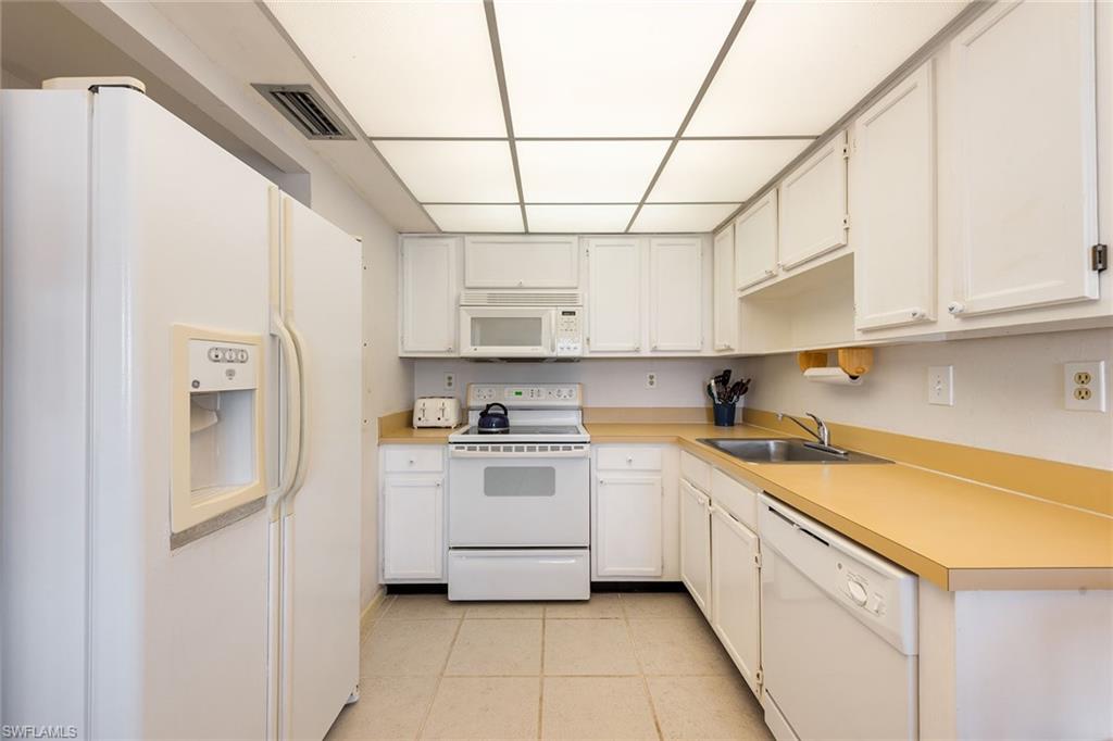 TROPIC SCHOONER APTS - Residential