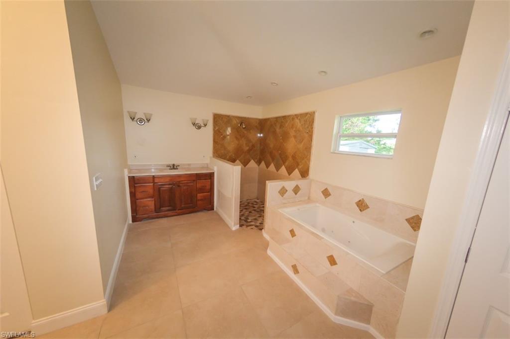 NAPLES MANOR LAKES - Residential