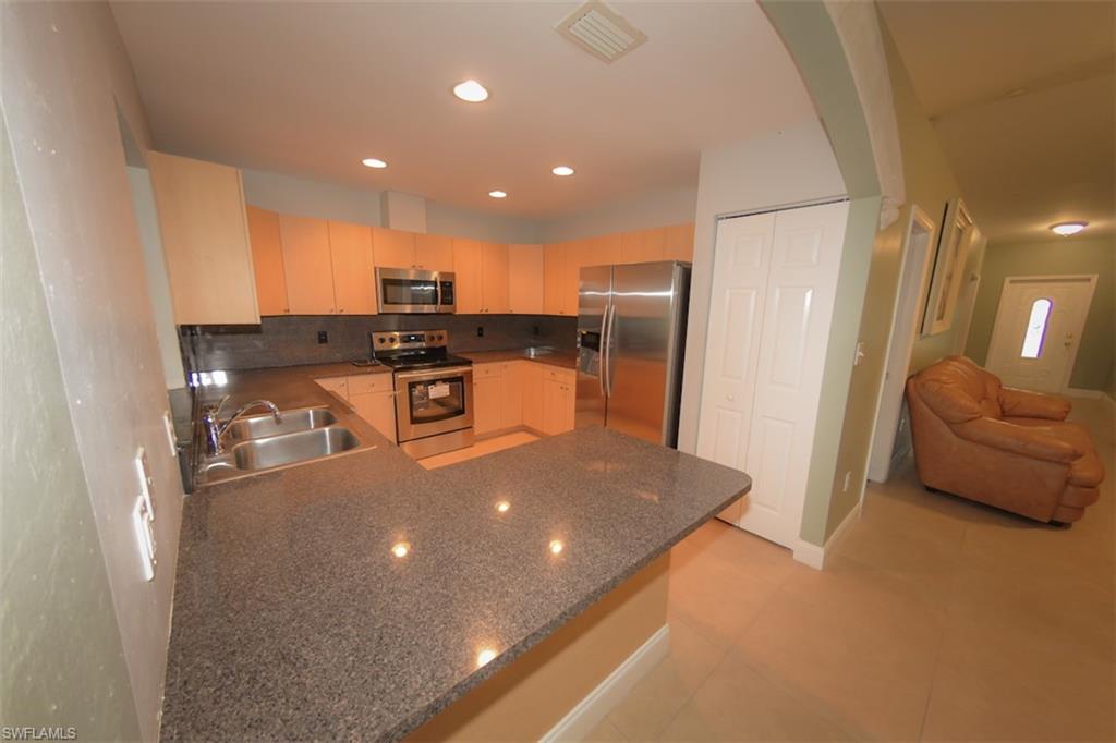 NAPLES MANOR LAKES - Residential