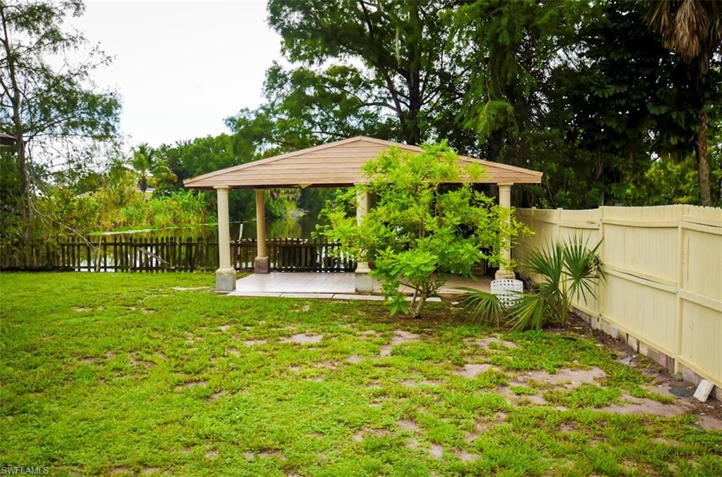 NAPLES MANOR LAKES - Residential