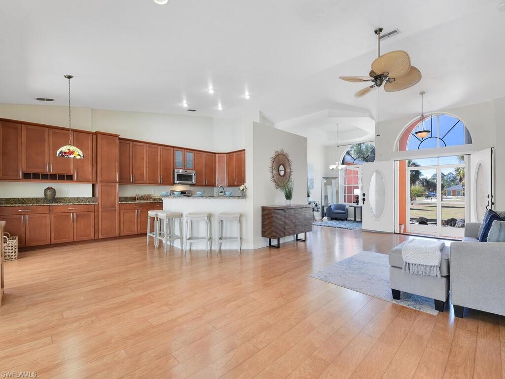 GOLDEN GATE ESTATES - Residential