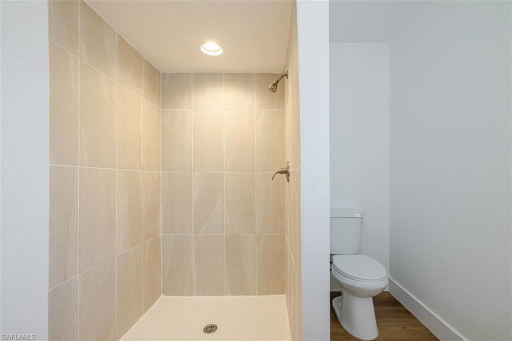 NAPLES TWIN LAKES - Residential