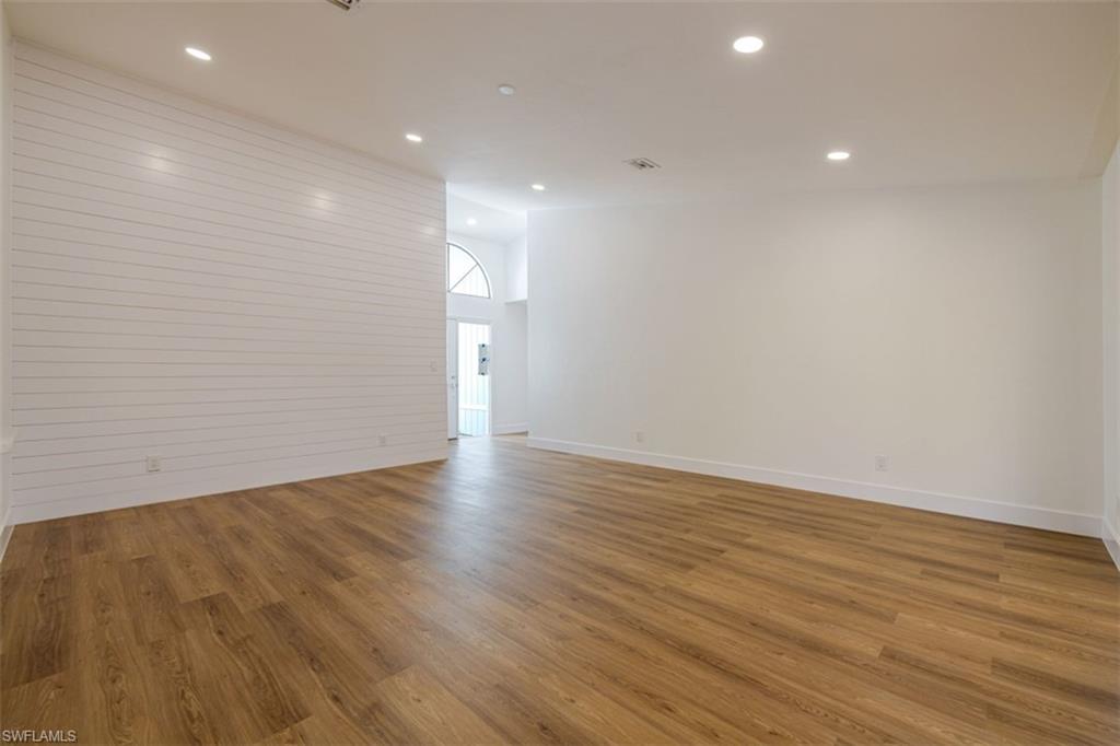 NAPLES TWIN LAKES - Residential