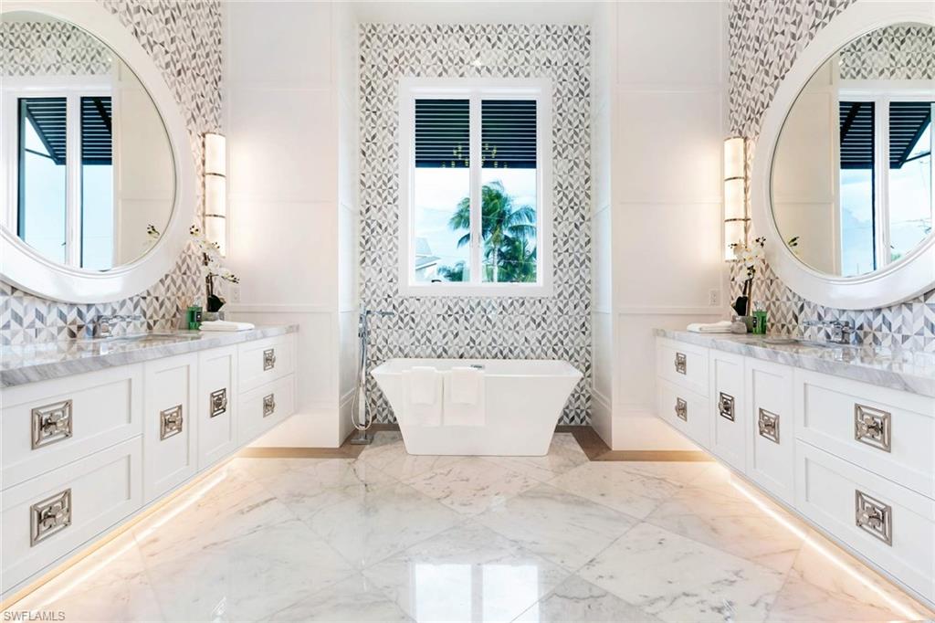 LITTLE HICKORY SHORES - Residential