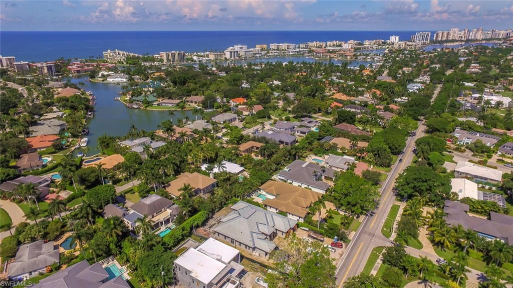 MOORINGS - Residential