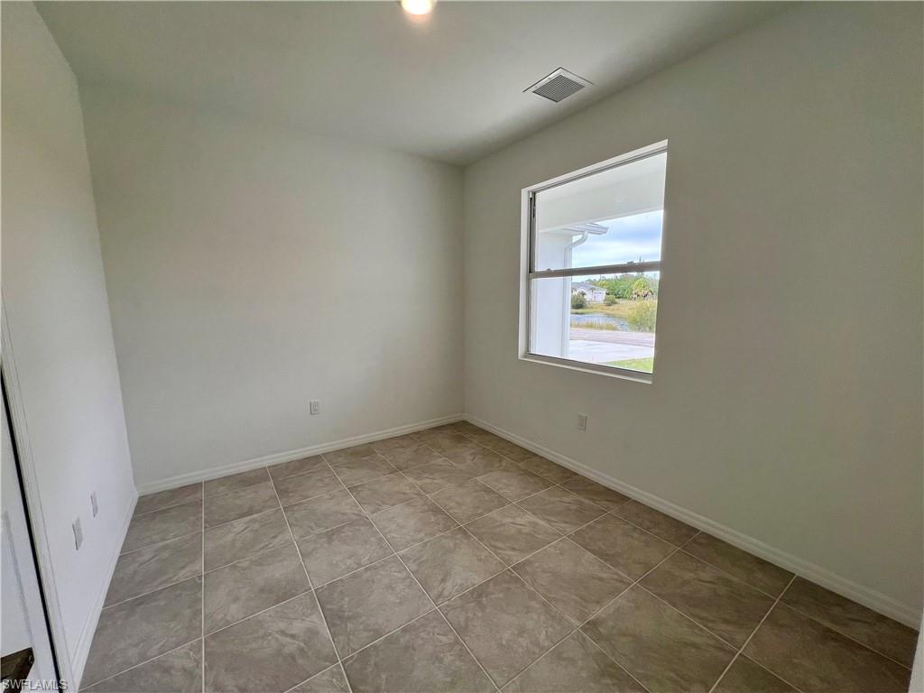 MIRROR LAKES - Residential