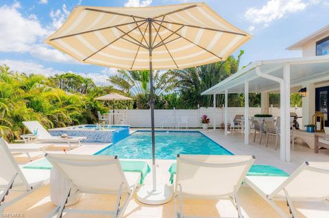 10082 VANDERBILT DR NAPLES FL 34108