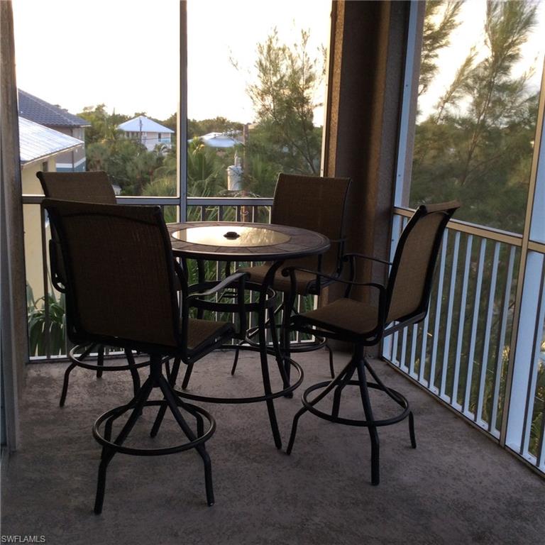 WHITECAPS SOUTH CONDO - Residential