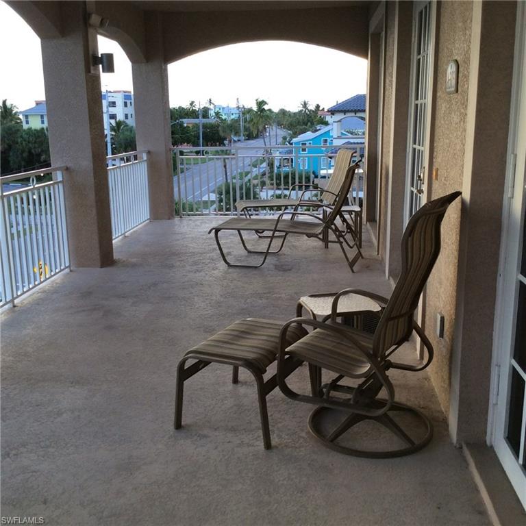 WHITECAPS SOUTH CONDO - Residential