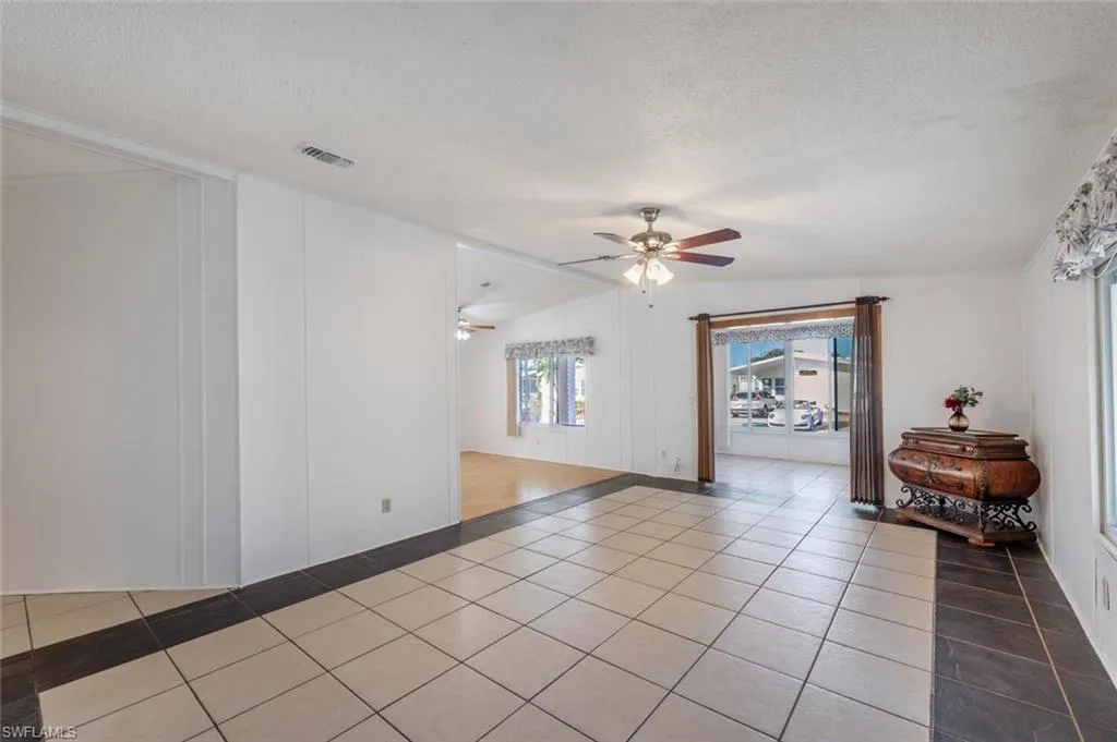 Naples, Florida 34104, United States, 2 Bedrooms Bedrooms, ,2 BathroomsBathrooms,Residential,Active,27370