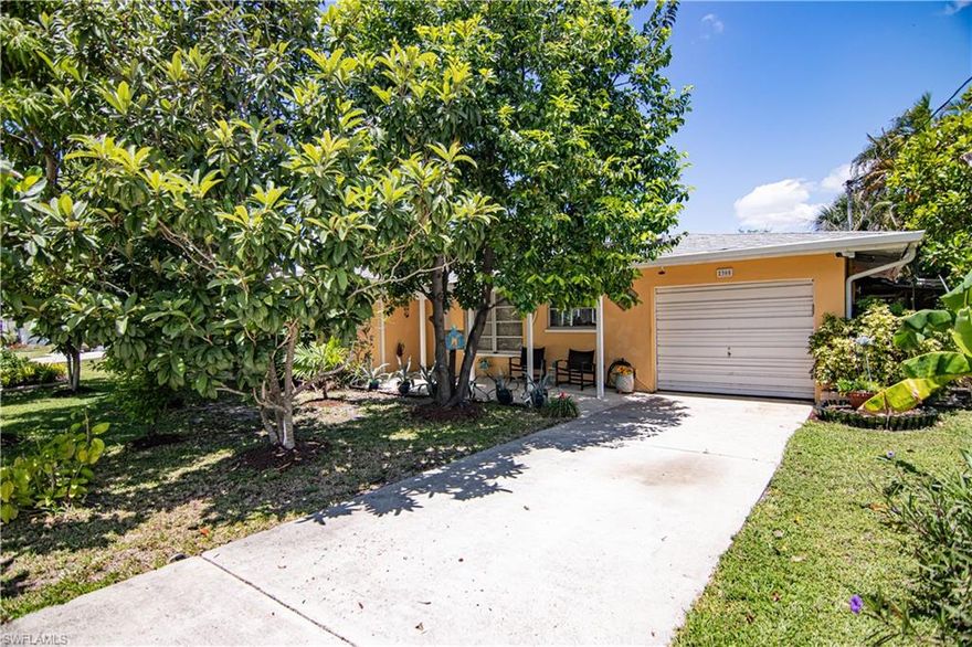 Waterfront Living at Its Best – Direct Gulf Access & Private Pool! Experience true Florida living in this inviting 3-bedroom, 2-bath waterfront home with direct sailboat access to the Gulf. Located in a sought-after area of Cape Coral, this property is ideal for boaters, investors, or anyone looking for a sunny escape. Highlights include: Boater’s Paradise: Quick access to the Caloosahatchee River and Gulf of Mexico. Featuring a concrete seawall, dock, and boat lift—ready to hit the water anytime.
Private Pool: Enjoy your own screened-in pool, perfect for relaxing or entertaining year-round.
Comfortable Layout: 1,495 sq ft of living space in a single-story ranch-style home with beautiful wood flooring throughout.
Move-In Ready: Includes an attached 1-car garage, brand new central A/C (2025), electric heat, and a new shingle roof (2024).
Tropical Backyard Oasis: Enjoy a variety of mature fruit trees including mango, avocado, jackfruit, banana, and starfruit—your own private slice of Florida paradise.