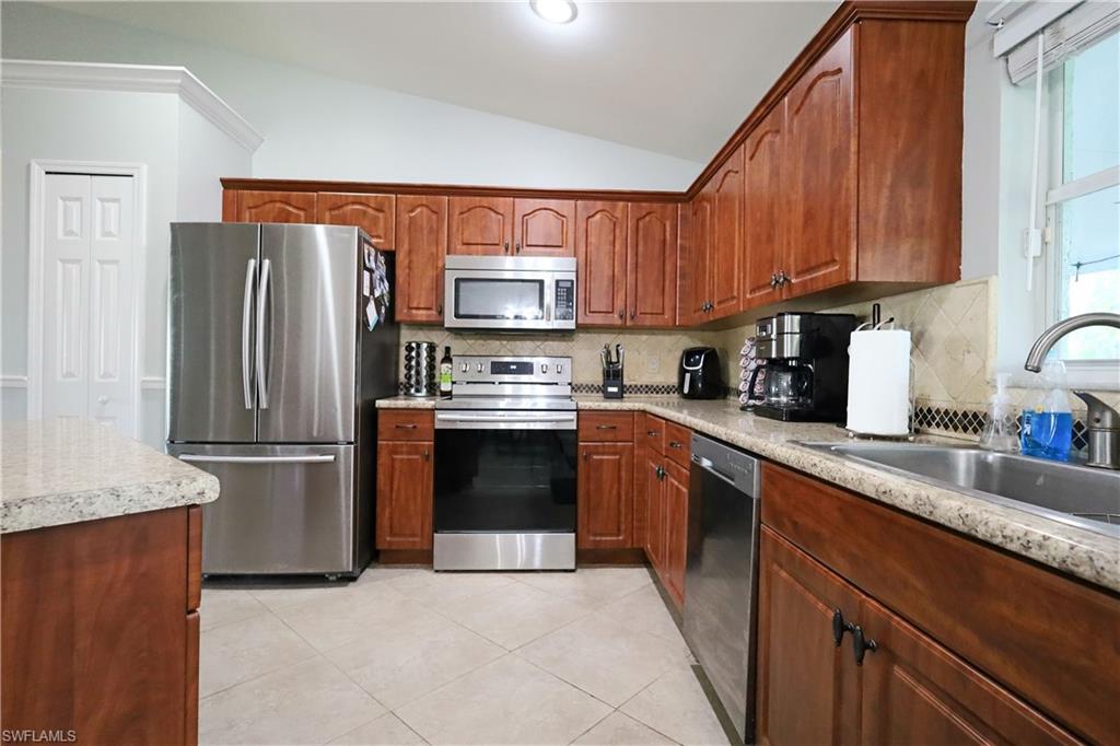 SAN CARLOS PARK - Residential