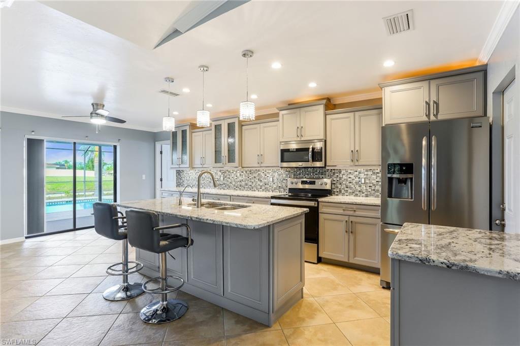 CAPE CORAL - Residential