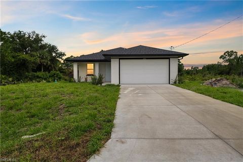 2703 54th ST W LEHIGH ACRES FL 33971