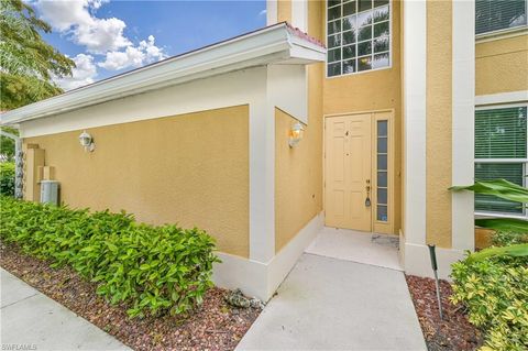 Townhouse in NORTH FORT MYERS FL 3221 Sea Haven CT.jpg