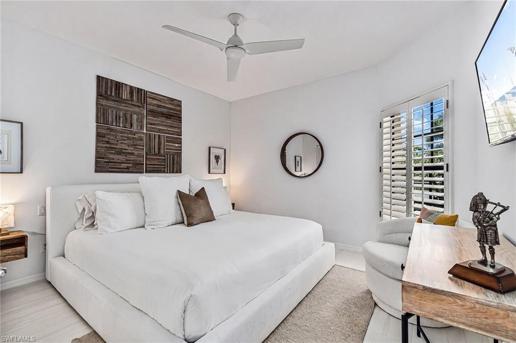 OAKWOOD CARRIAGE HOME - Residential