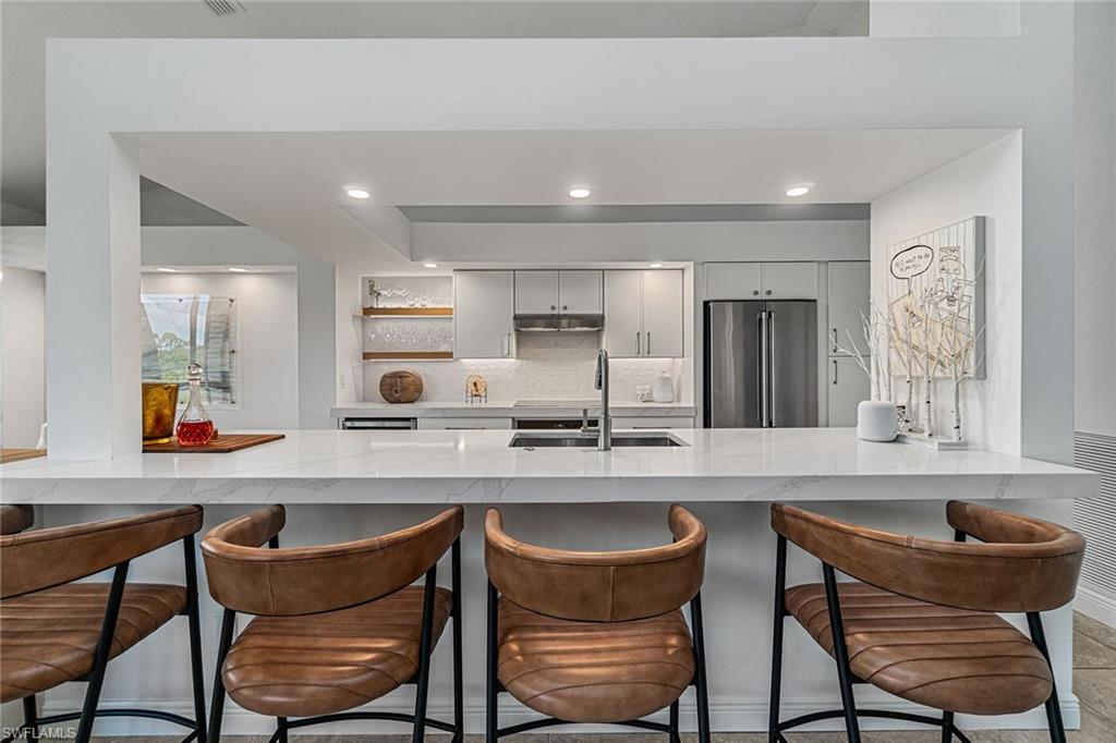 OAKWOOD CARRIAGE HOME - Residential