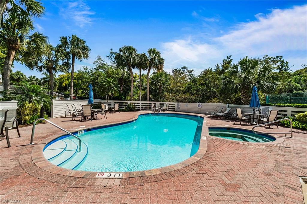 OAKWOOD CARRIAGE HOME - Residential