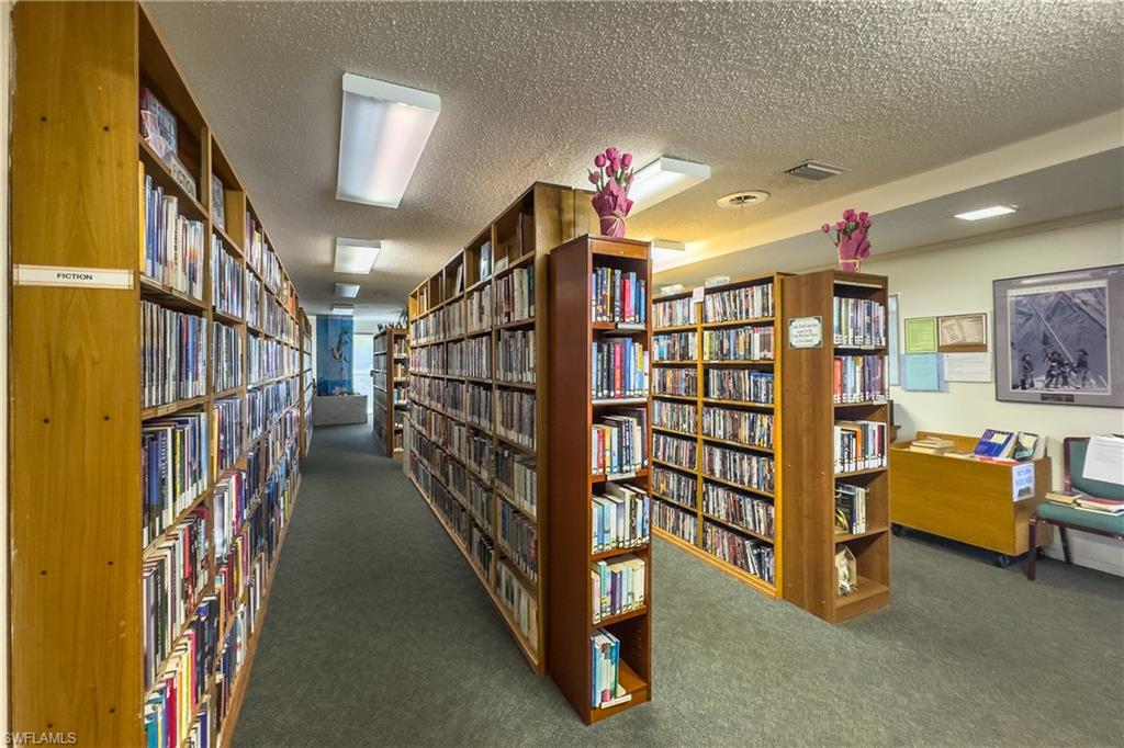 SEVEN LAKES - Residential