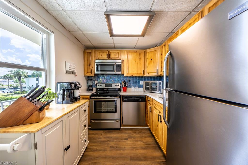 SEVEN LAKES - Residential