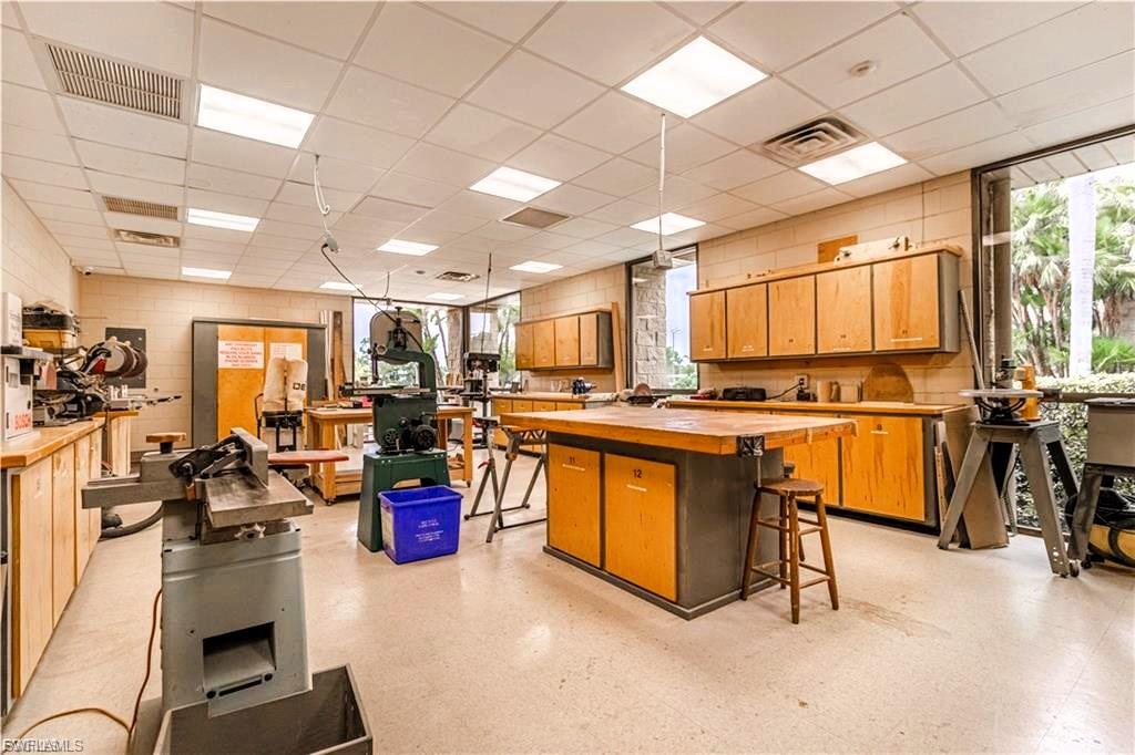 SEVEN LAKES - Residential