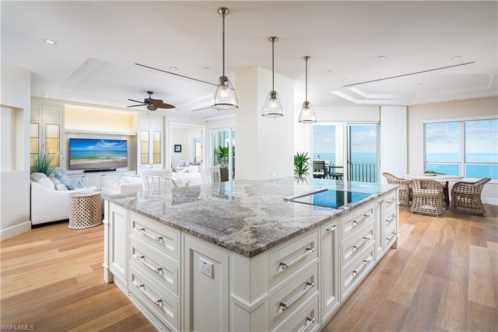 BAREFOOT BEACH CLUB - Residential