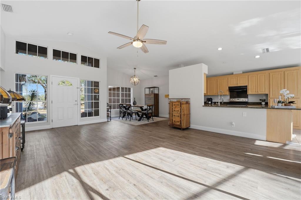 LAKE SUZY - Residential