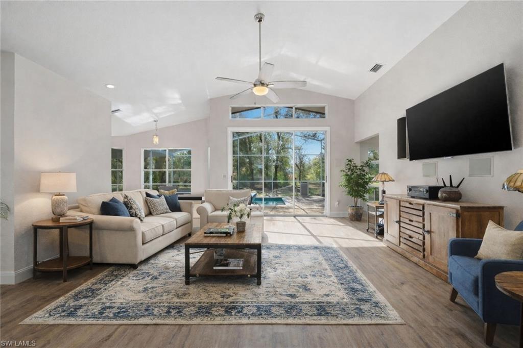 LAKE SUZY - Residential