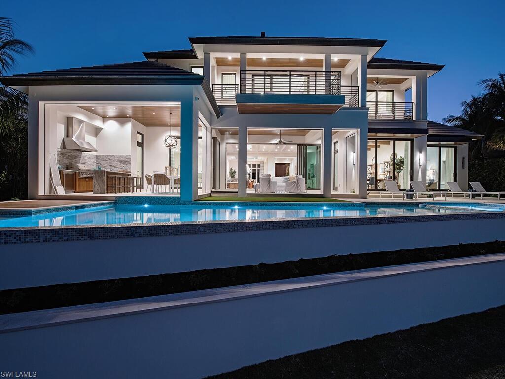 3163 Gin LN