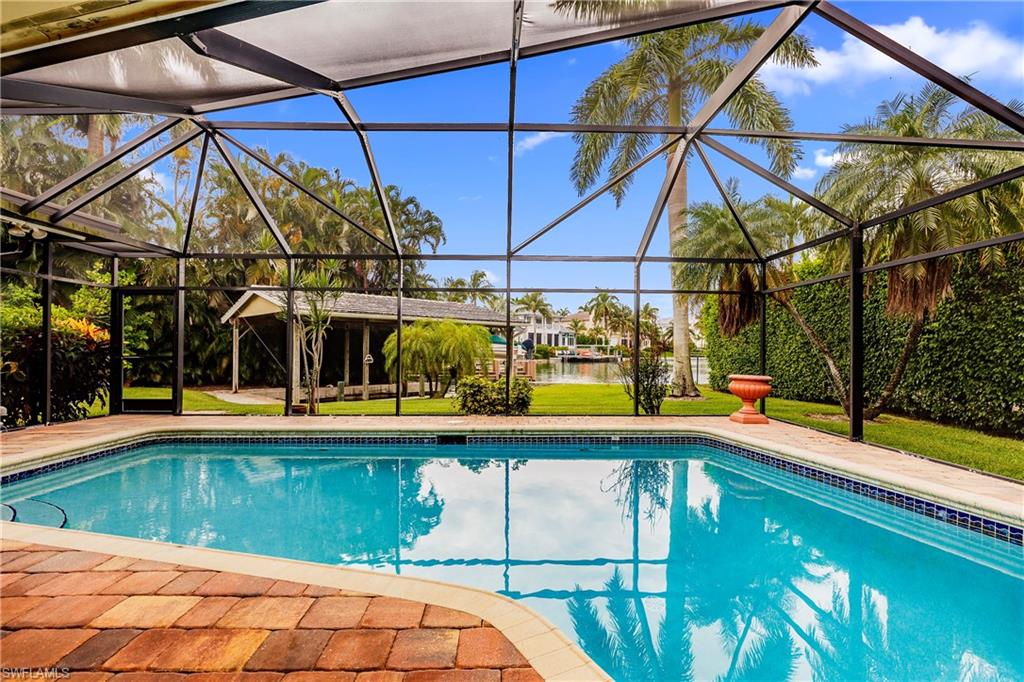 MOORINGS - Residential