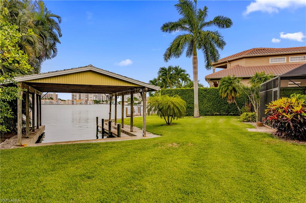 MOORINGS - Residential