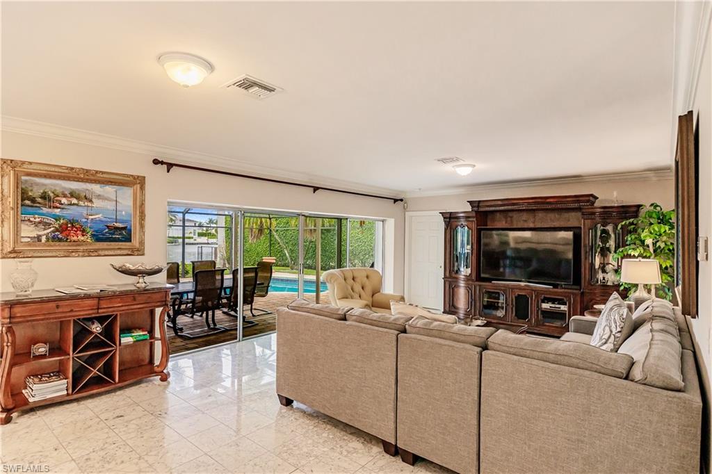 MOORINGS - Residential