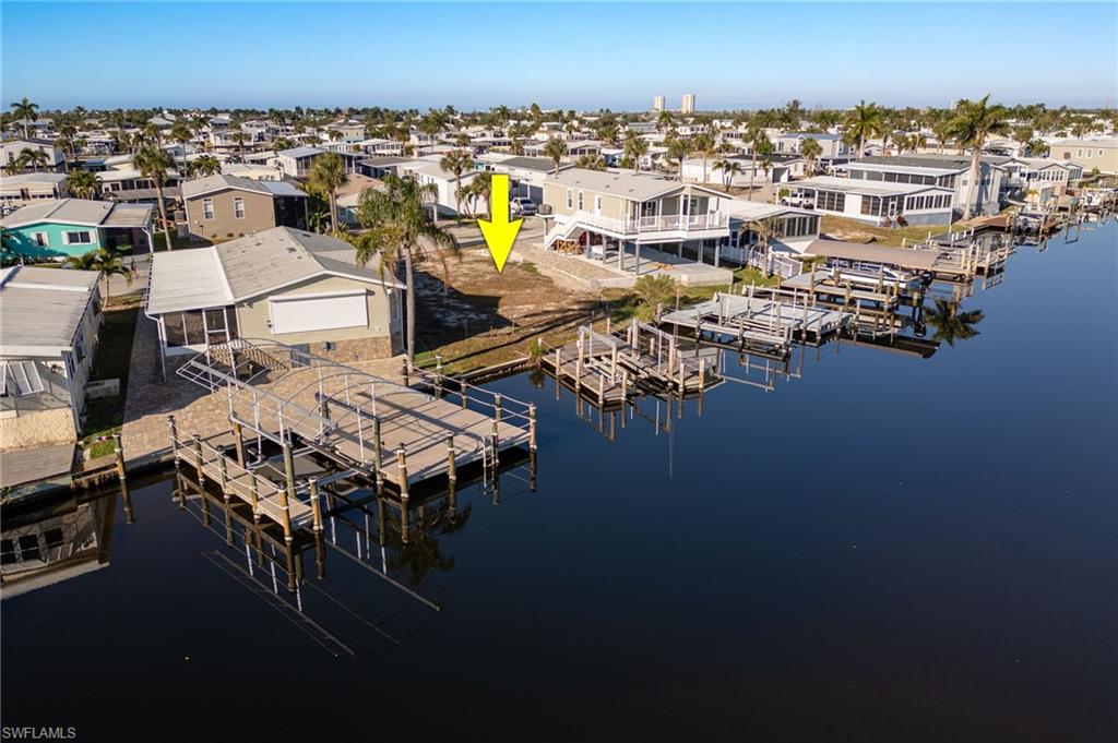 BAYSIDE ESTATES - Land