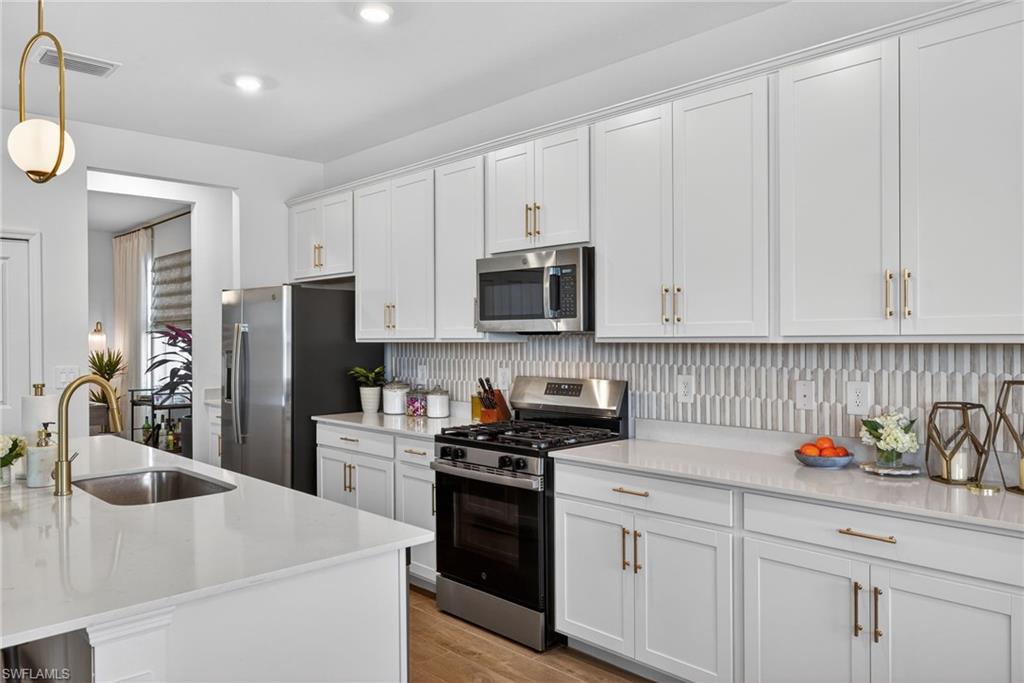 TUCKERS COVE - Residential