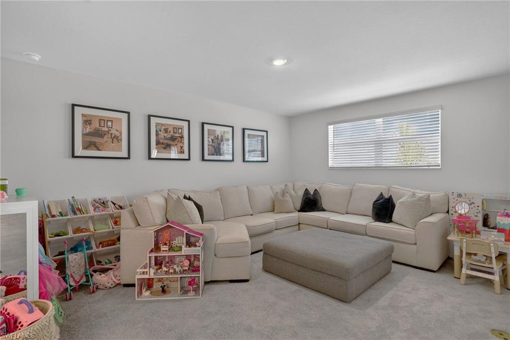 TUCKERS COVE - Residential