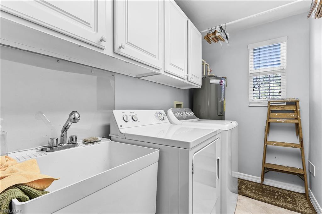 LAKESIDE HIDEAWAY - Residential