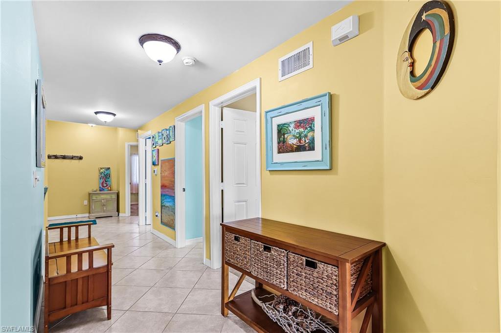 LAKESIDE HIDEAWAY - Residential