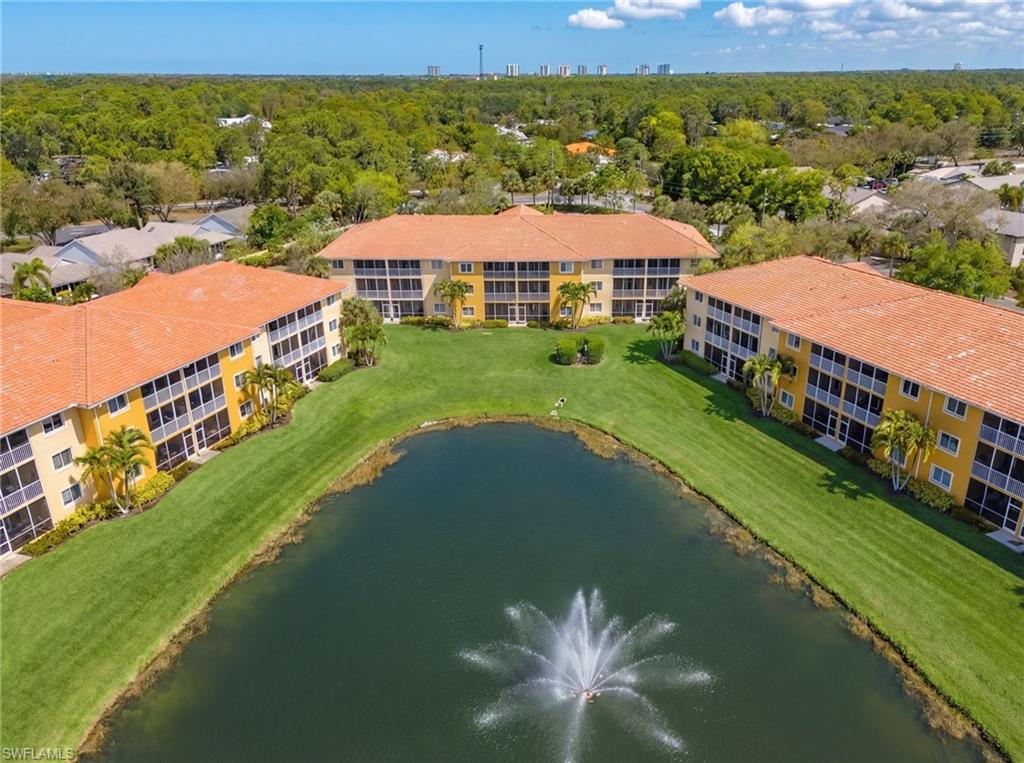 LAKESIDE HIDEAWAY - Residential