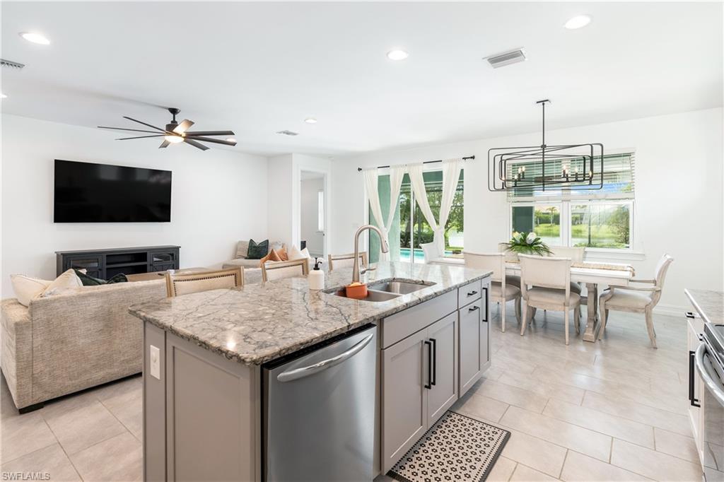 SAVANNAH LAKES - Residential Lease