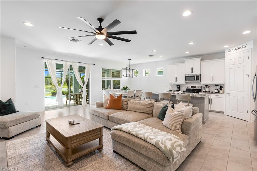 SAVANNAH LAKES - Residential Lease