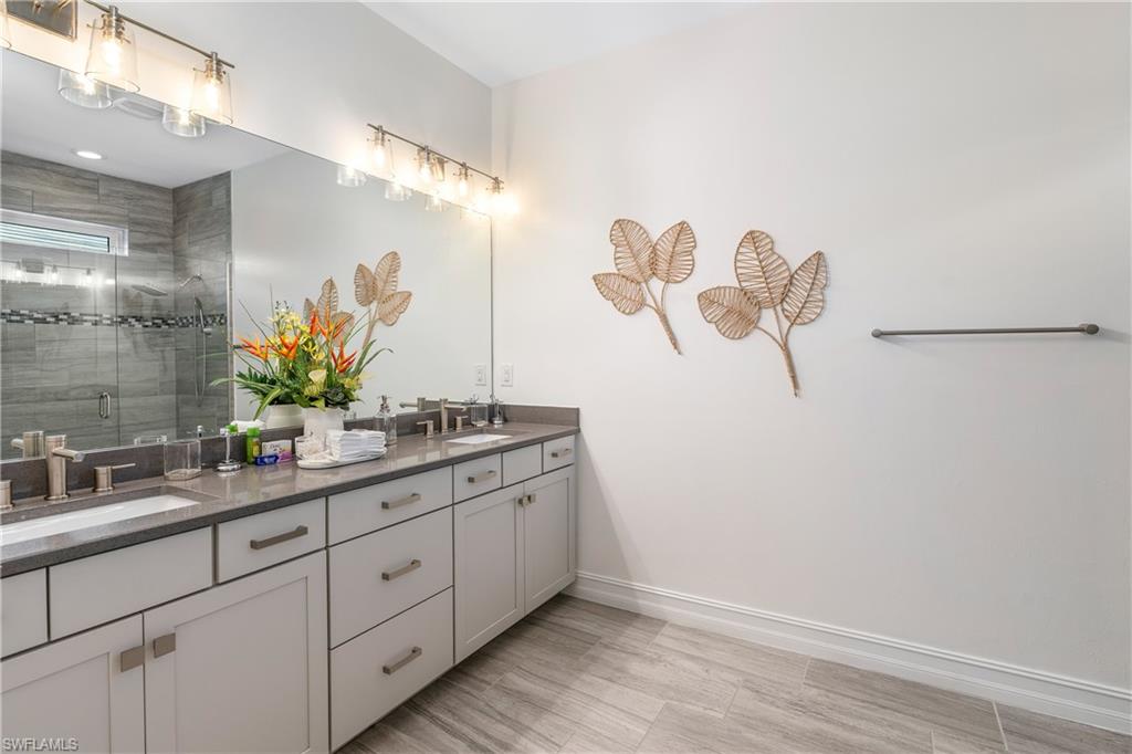 SAVANNAH LAKES - Residential Lease