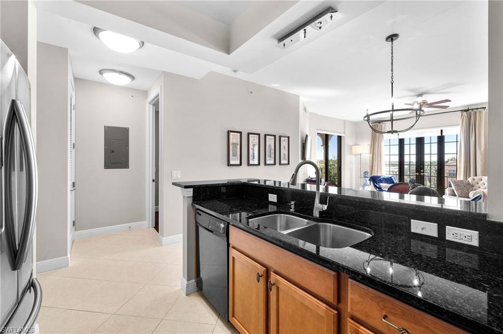 THE RESIDENCES AT COCONUT POINT - Residential