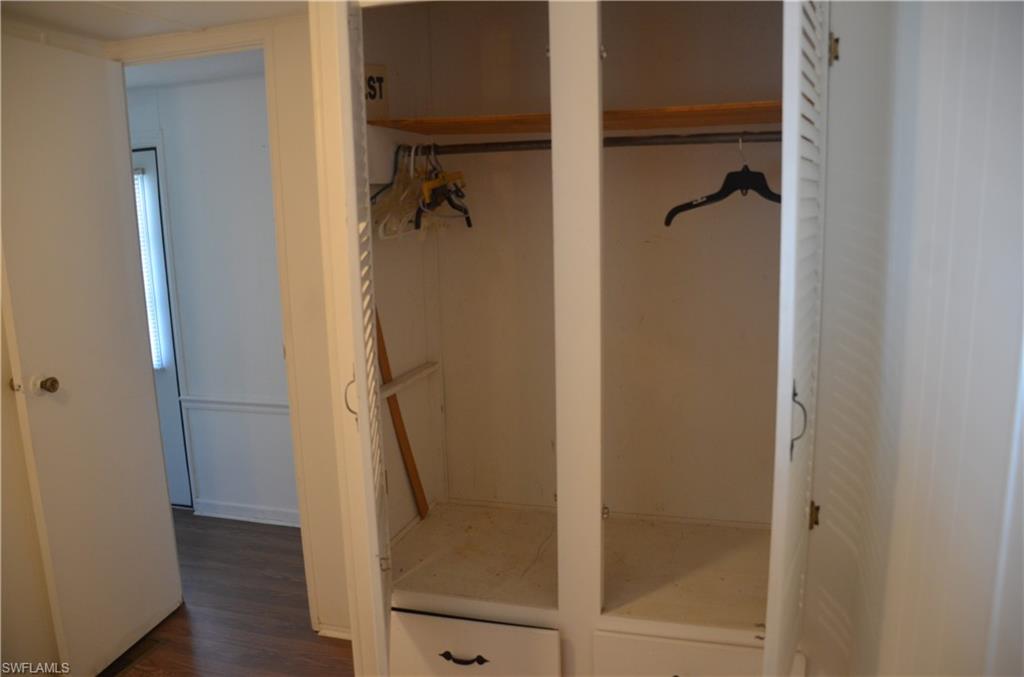 MOORHEAD MANOR - Residential