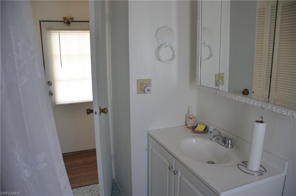 MOORHEAD MANOR - Residential