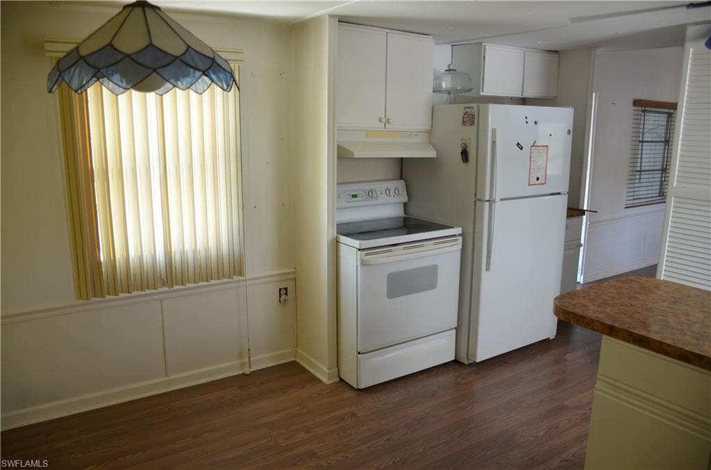 MOORHEAD MANOR - Residential