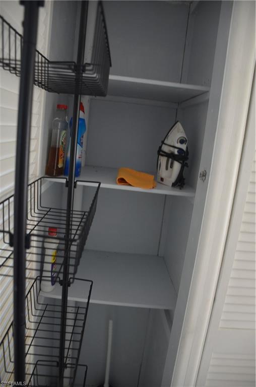 MOORHEAD MANOR - Residential