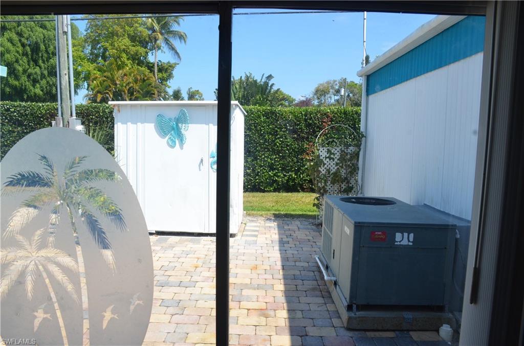 MOORHEAD MANOR - Residential